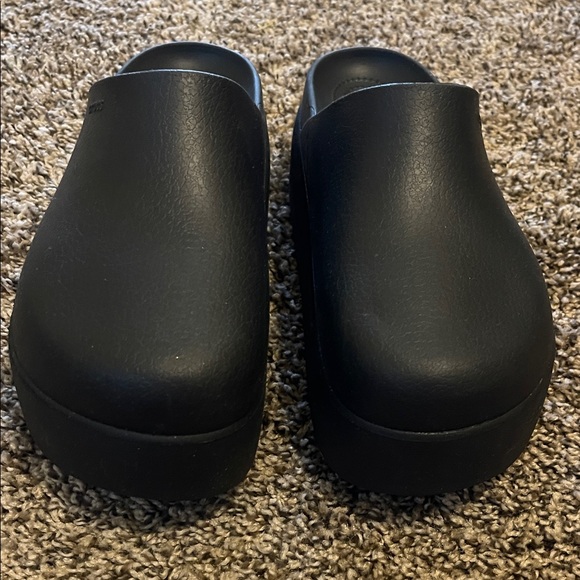 CROCS Dylan Black Comfort Clogs - Picture 3 of 6